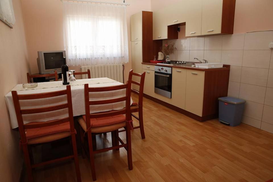Ivic Apartments Vodice Croatia Exterior foto